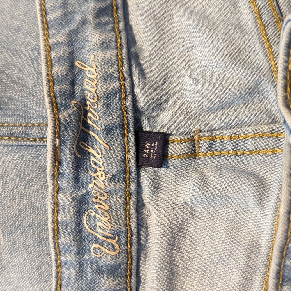 Universal Thread Jean Shorts